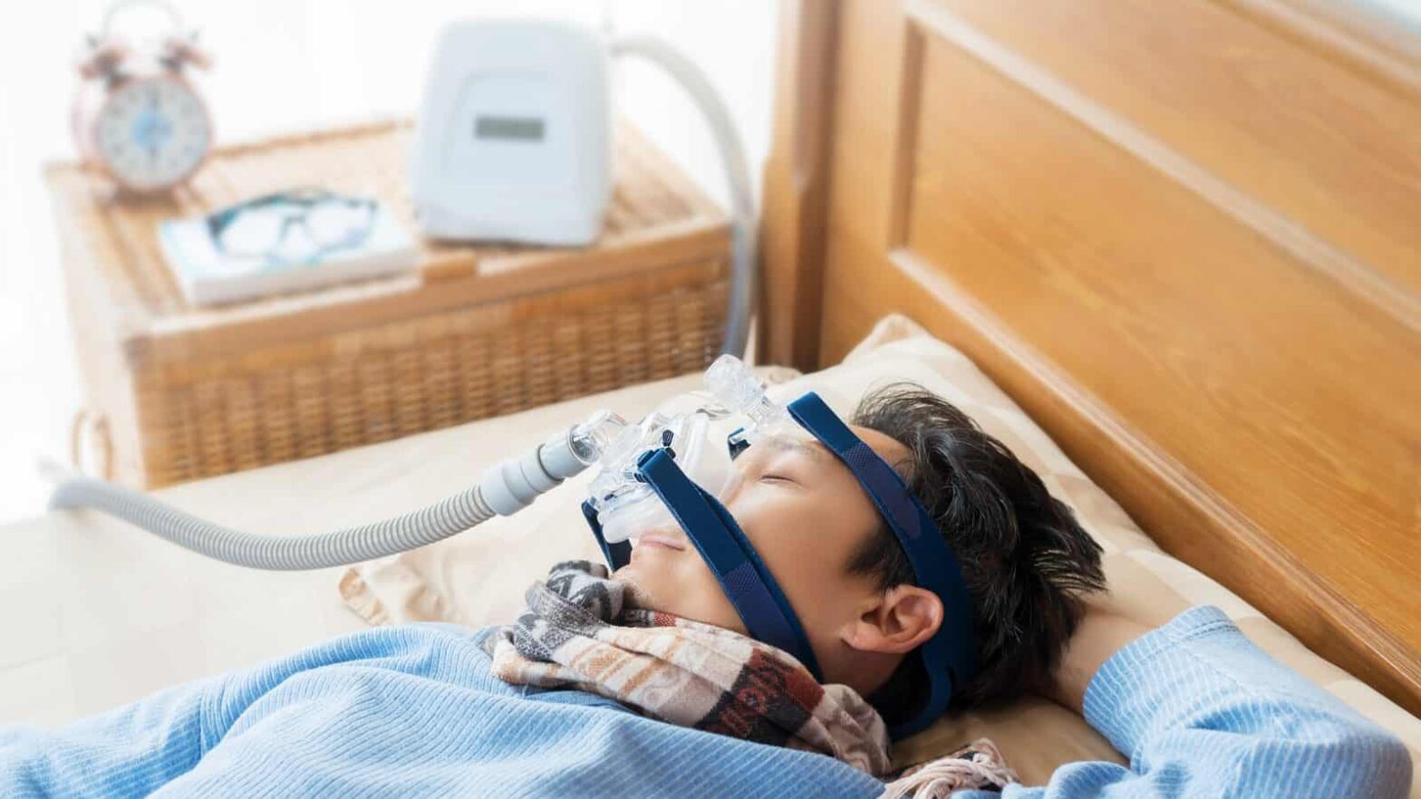 Pros and Cons of ResMed AirMini Travel CPAP Machine